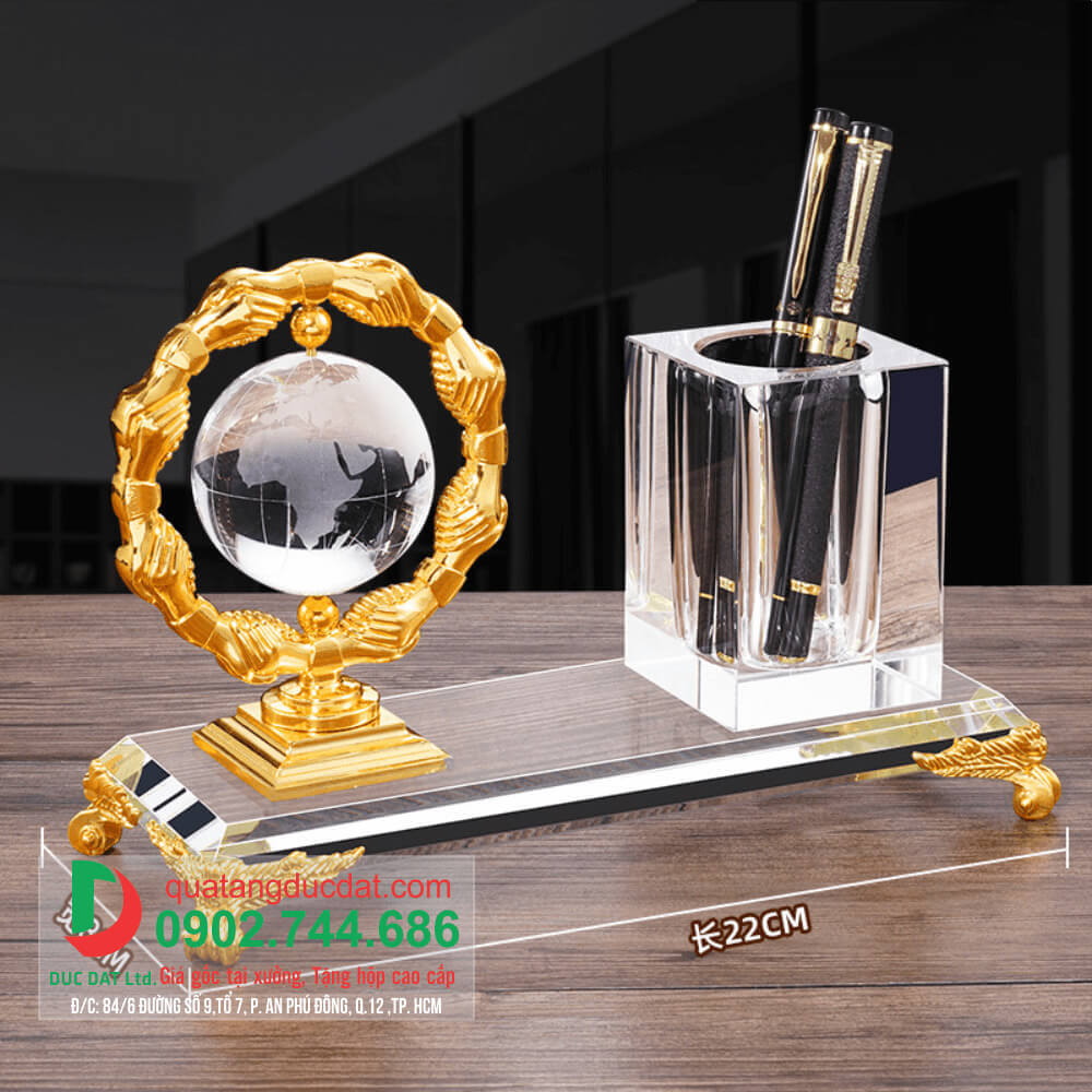 Để bàn pha lê 7