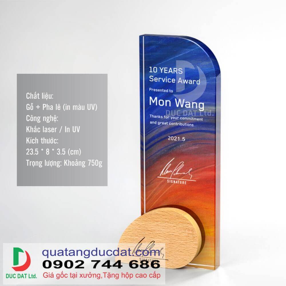 Kỷ niệm chương đế gỗ 32
