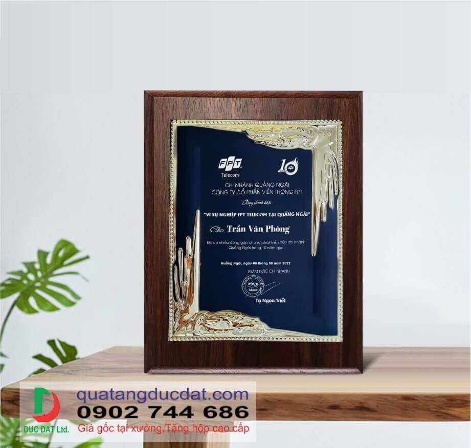Kỷ niệm chương gỗ đồng 43