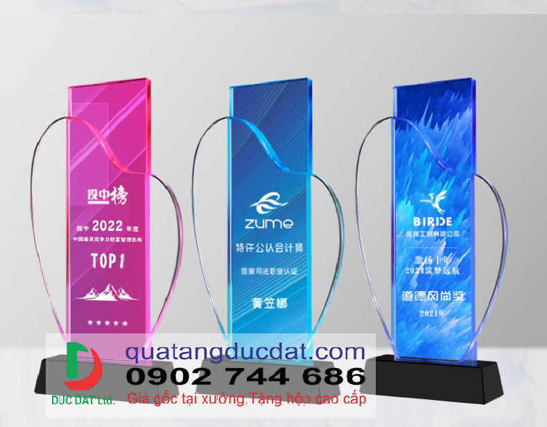Thiết Kế Kỷ Niệm Chương Theo Yêu Cầu Có Những Bước Nào?