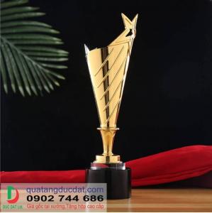 Cúp nghệ thuật 68