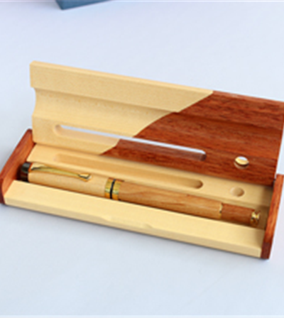 Bút Gỗ 05
